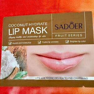🤍 Sadoer 🥥 Coconut Hydration Lip Mask (Nourish, fade lines, brighten!)